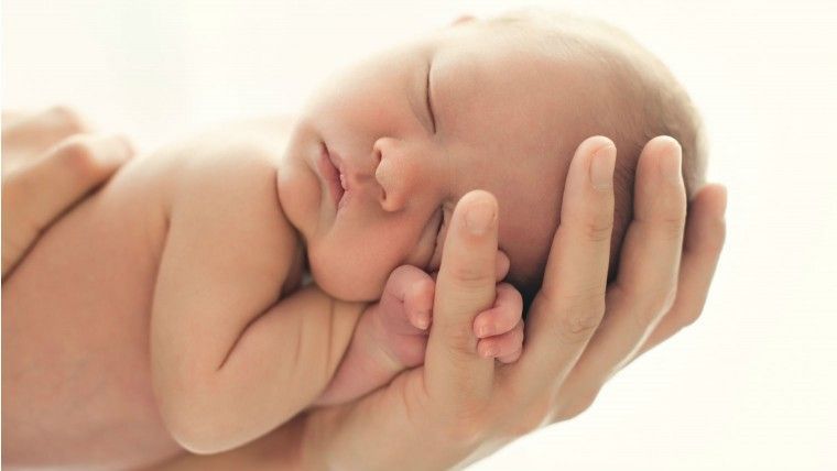 La prestació per maternitat, exempta de IRPF